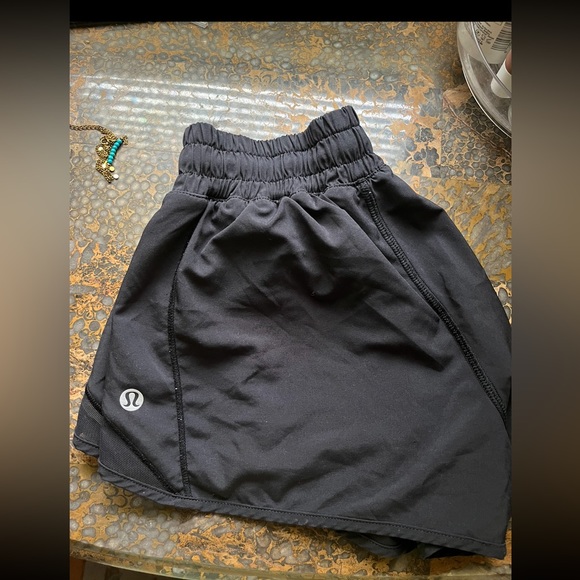 Lululemon Hotty Hot Short - Picture 2 of 3